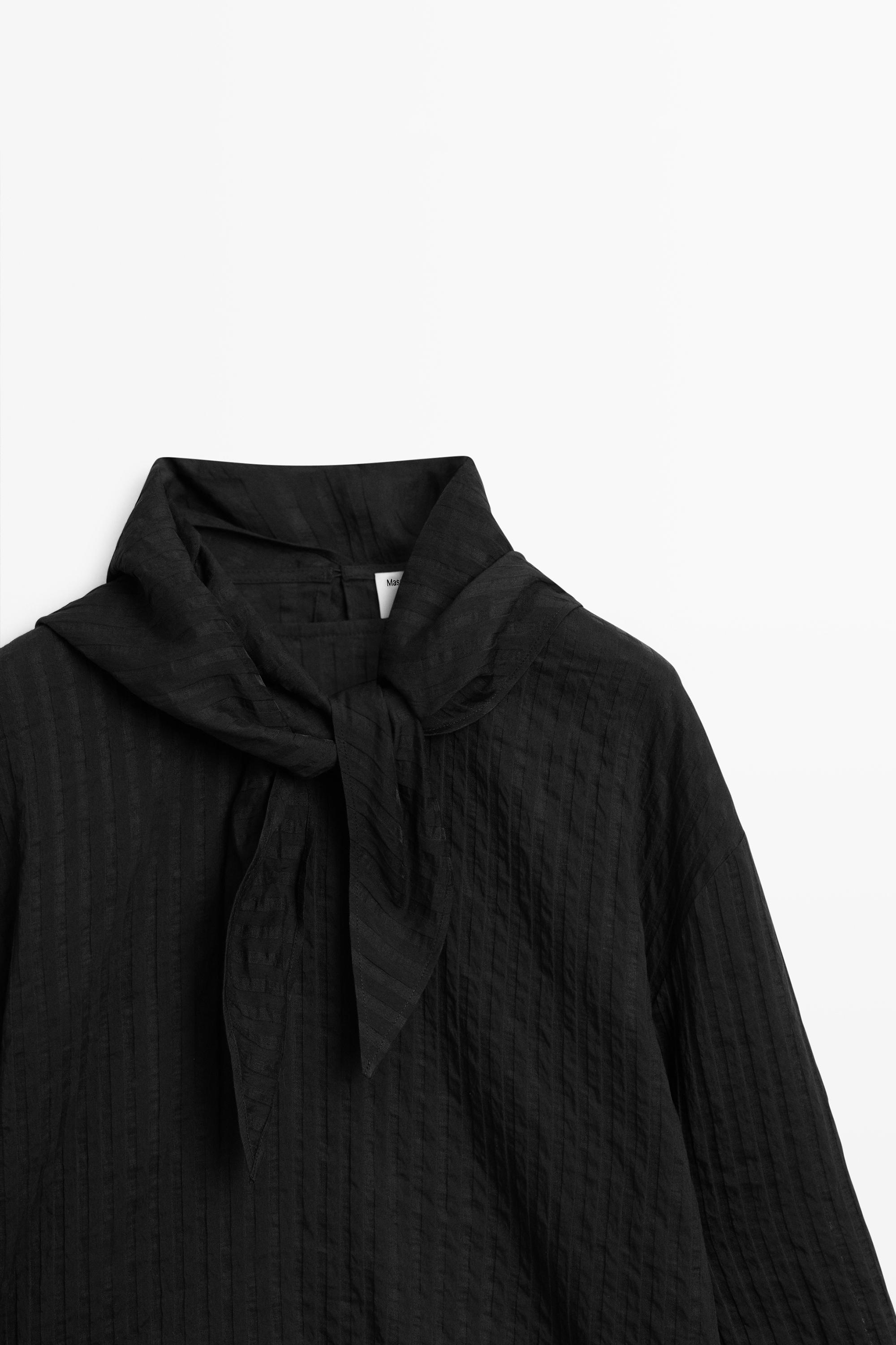 Chemisier fluide à rayures et détail foulard